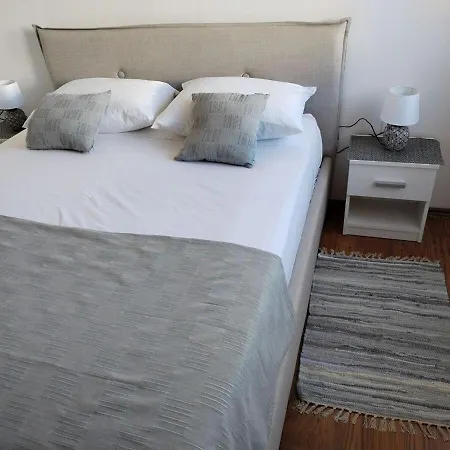 House Lakvere * Póla