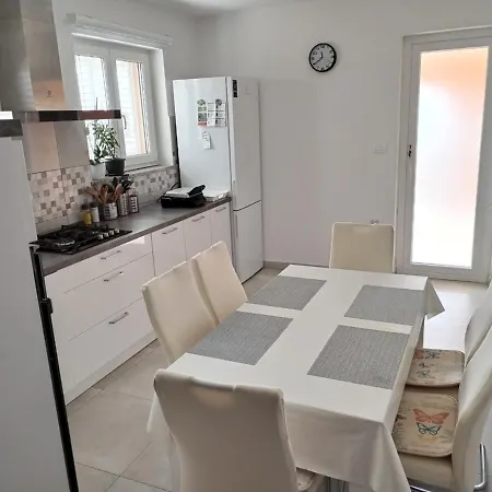 House Lakvere Nyaraló *