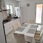 بيت للعطل House Lakvere